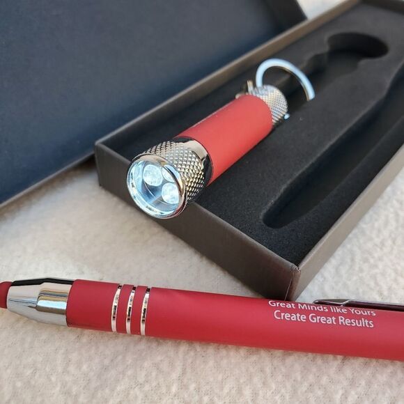 Pen and flashlight gift box set "Great Minds Like Yours Create Great Results" - Picture 5 of 7